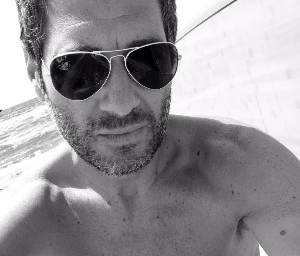 EnricoPapi2's tweet photo. #surfing with #mooseca #beach #love #thinkingtoyou @EnricoPapi2 #photoblackandwhite #funny #surf https://t.co/sIDkAhnNVM