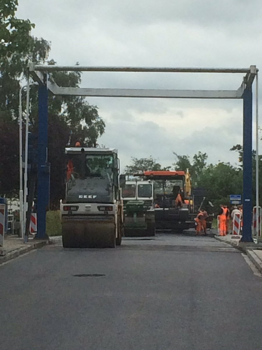 MaikelWelmers's tweet photo. #asfalt #reflexing-white #sma-nl11 randweg Akkrum #dvjinfra @ReefInfra #kwaliteit #schotten&amp;bufferbak https://t.co/ZhyhIDMKqU