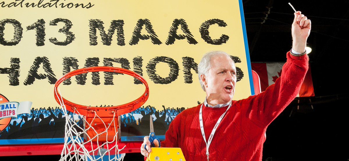 MaristAthletics's tweet image. Congrats to Dr. Murray on his incredible tenure as @Marist President! #ThankYouDJM 
📷 - bit.ly/298w3e5