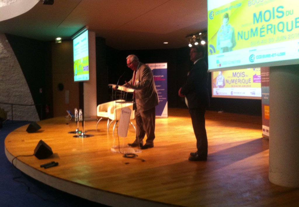 ThePlacebyCCI's tweet photo. Pourquoi et comment accélérer sa transformation #numérique ? La réponse maintenant à la @CCI28 ! #Digital https://t.co/g0xI2gIRO8