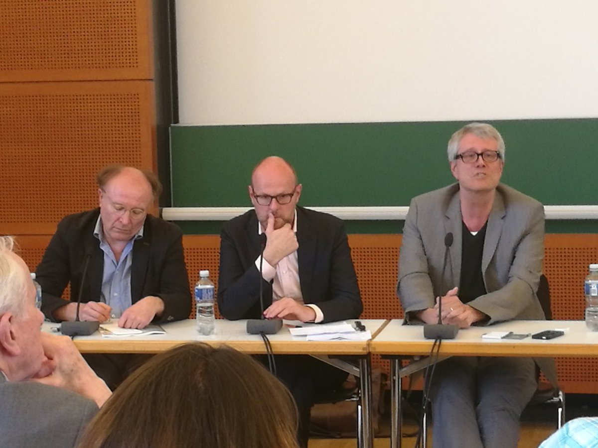 PortalLISA's tweet photo. #dcf16 Podiumsdiskussion zu #openaccess. Hubertus Kohle für eine klare Unterscheidung von #ebook und #openaccess. https://t.co/30RaWlq3Bh