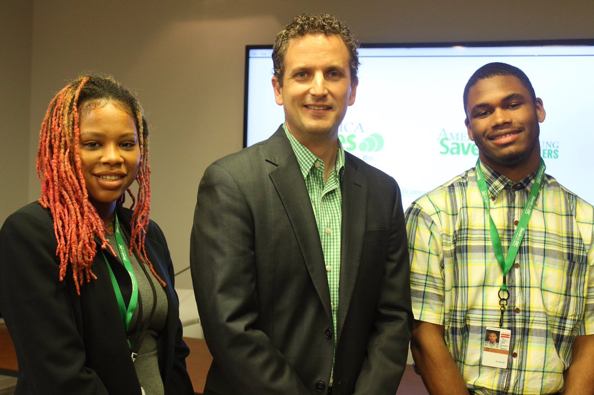 FortuneInvs's tweet photo. Great presentation and dialogue with @davenportlee! (@BankonDC) #YMM2016 #TeamSYEP #AmericaSaves https://t.co/uDL5YUERxH
