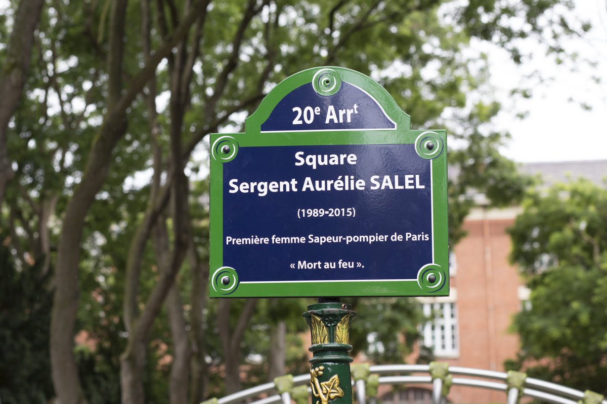 Paris's tweet photo. Un nouveau square a été inauguré à #Paris20 en hommage à Aurélie Salel, la première femme sapeur @PompiersParis. https://t.co/DgWoBBvOtQ