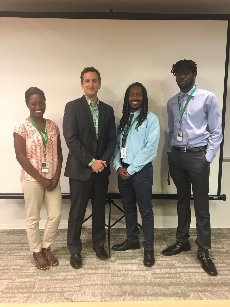 YMCMSquad's tweet photo. Thanks @davenportlee! We're excited to teach #mbsyep2016 how to save @AmericaSaves #TakeThePledge @BankonDC #YMM2016 https://t.co/AWK4shkx8x