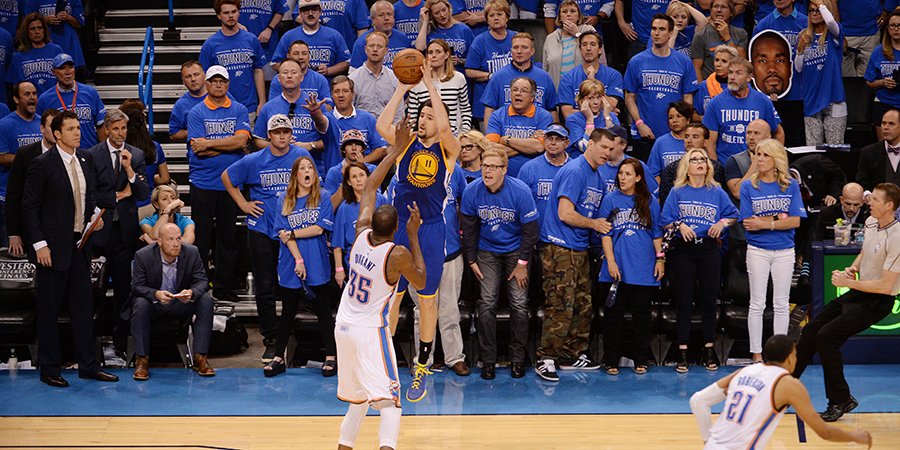 warriors's tweet image. Looking back at some of the best photos of a historic 2015-16 season » on.nba.com/293QTYB #TBT