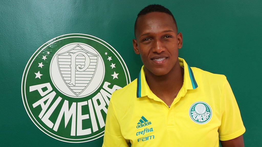 Palmeiras_Press's tweet image. Zagueiro Yerry Mina é regularizado e já pode estrear pelo Palmeiras goo.gl/BPOvJh