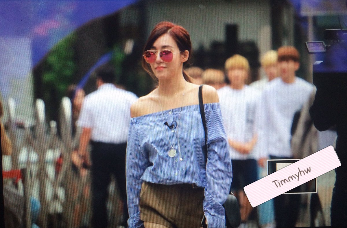 [PIC][01-07-2016]Tiffany xuất hiện tại tòa nhà KBS để quảng bá cho "SHUT UP" CmO1NpEUsAQSQg-