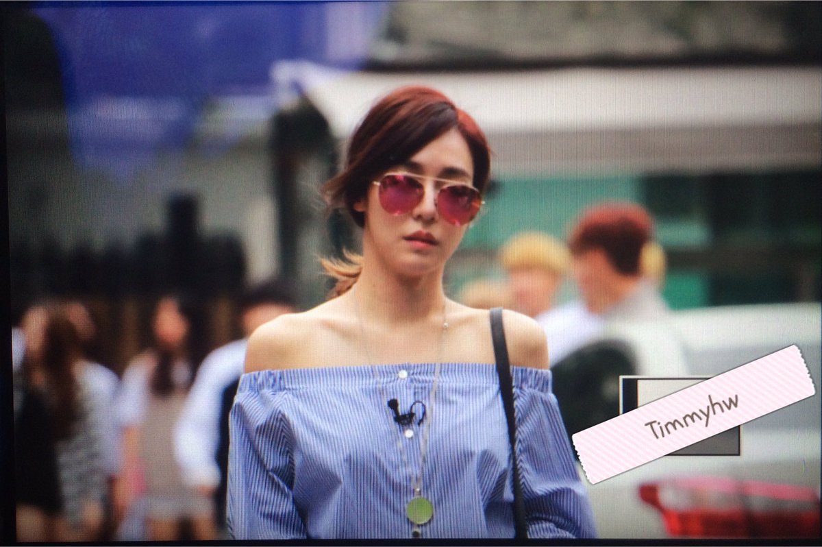 [PIC][01-07-2016]Tiffany xuất hiện tại tòa nhà KBS để quảng bá cho "SHUT UP" CmO1VPUVEAADL8w