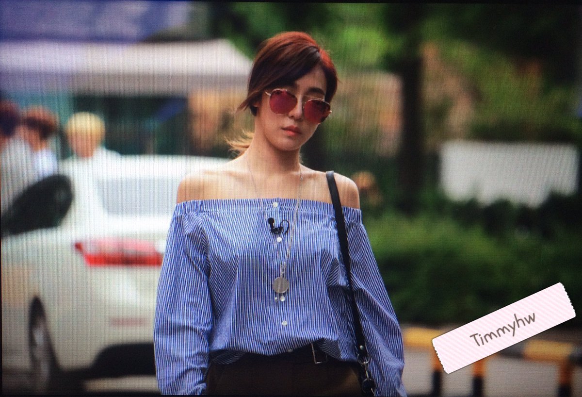 [PIC][01-07-2016]Tiffany xuất hiện tại tòa nhà KBS để quảng bá cho "SHUT UP" - Page 2 CmO1VRDVYAE6RvT