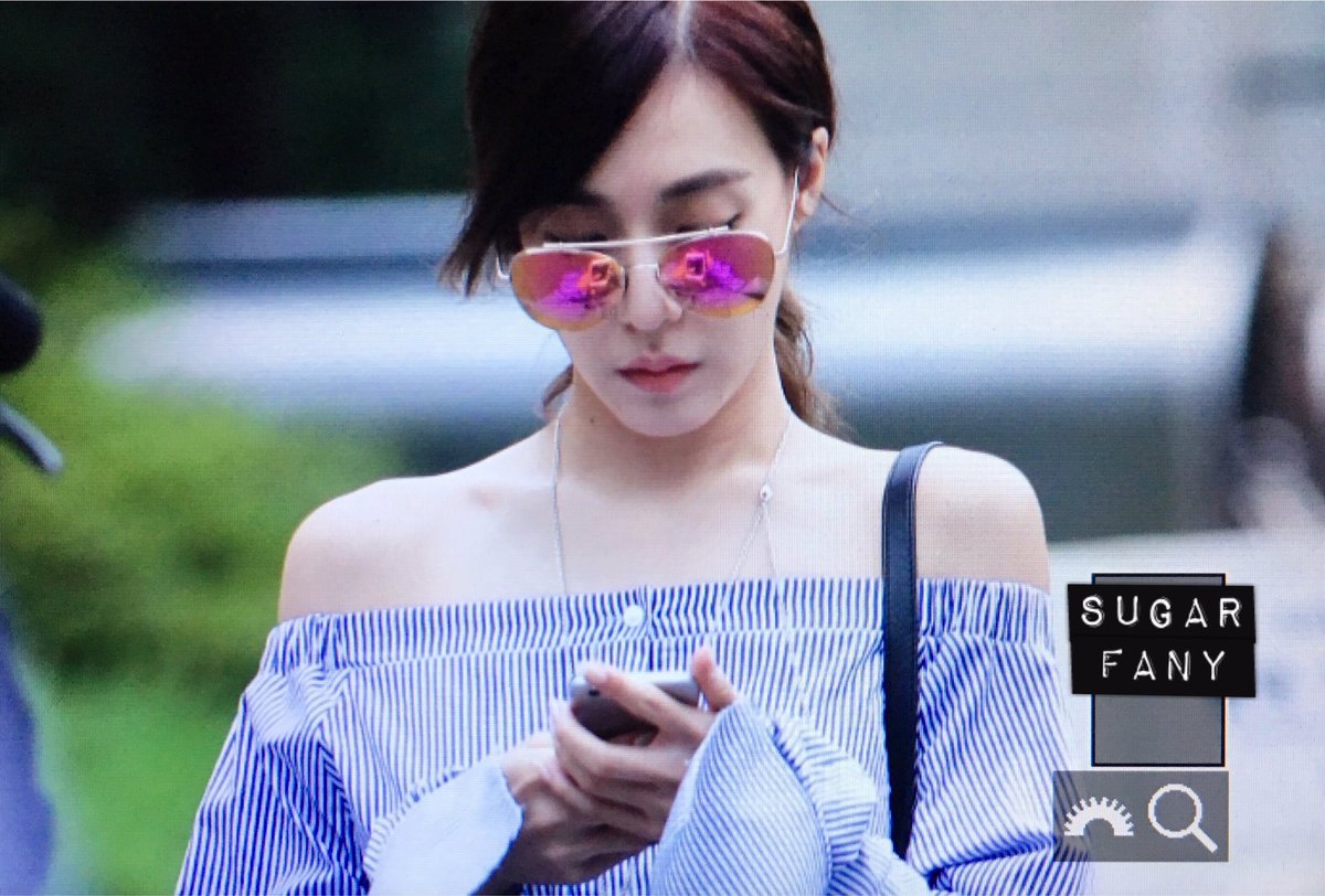 [PIC][01-07-2016]Tiffany xuất hiện tại tòa nhà KBS để quảng bá cho "SHUT UP" - Page 2 CmO2AqXVEAA9Gwu