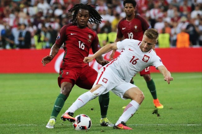 Португалия против польши. Польша португалия 2016. Польша португалия. Польша португалия 2016. Португалия против польши.