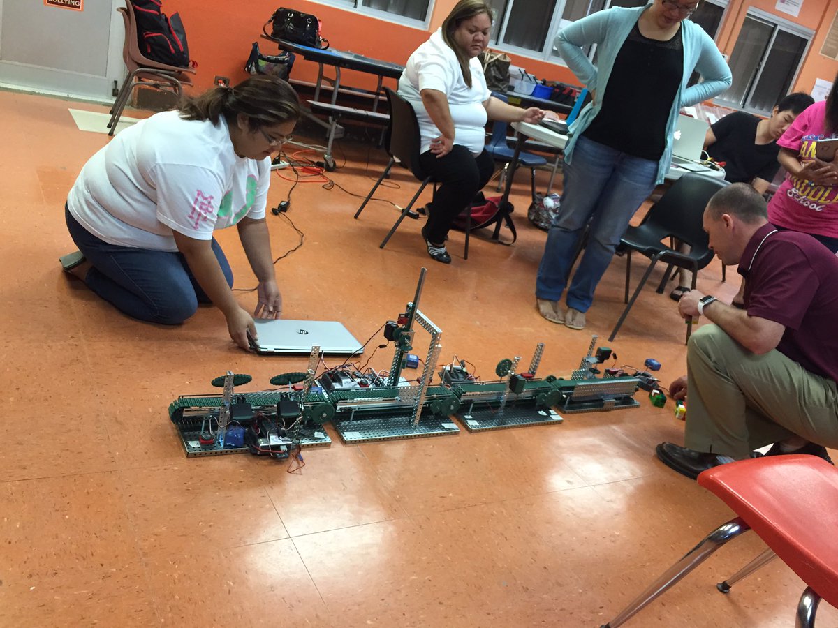 JamesSablan2's tweet photo. Assembly line preview go #teamnapuriders @PLTWorg @mr_ostram https://t.co/35Z8Efvq91
