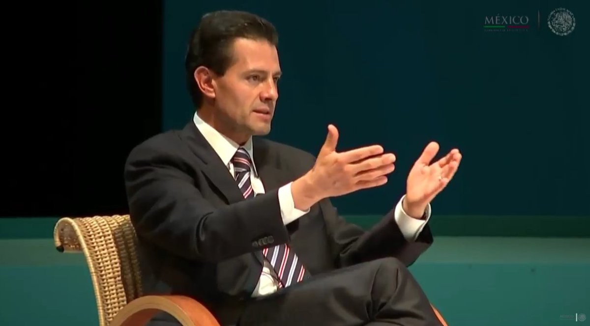 PresidenciaMX's tweet photo. El Presidente @EPN destaca la oportunidad que representa el apoyo a las #PyMes. #XICumbreAP https://t.co/qD5QWjpmAm https://t.co/Lhl1abXiuC