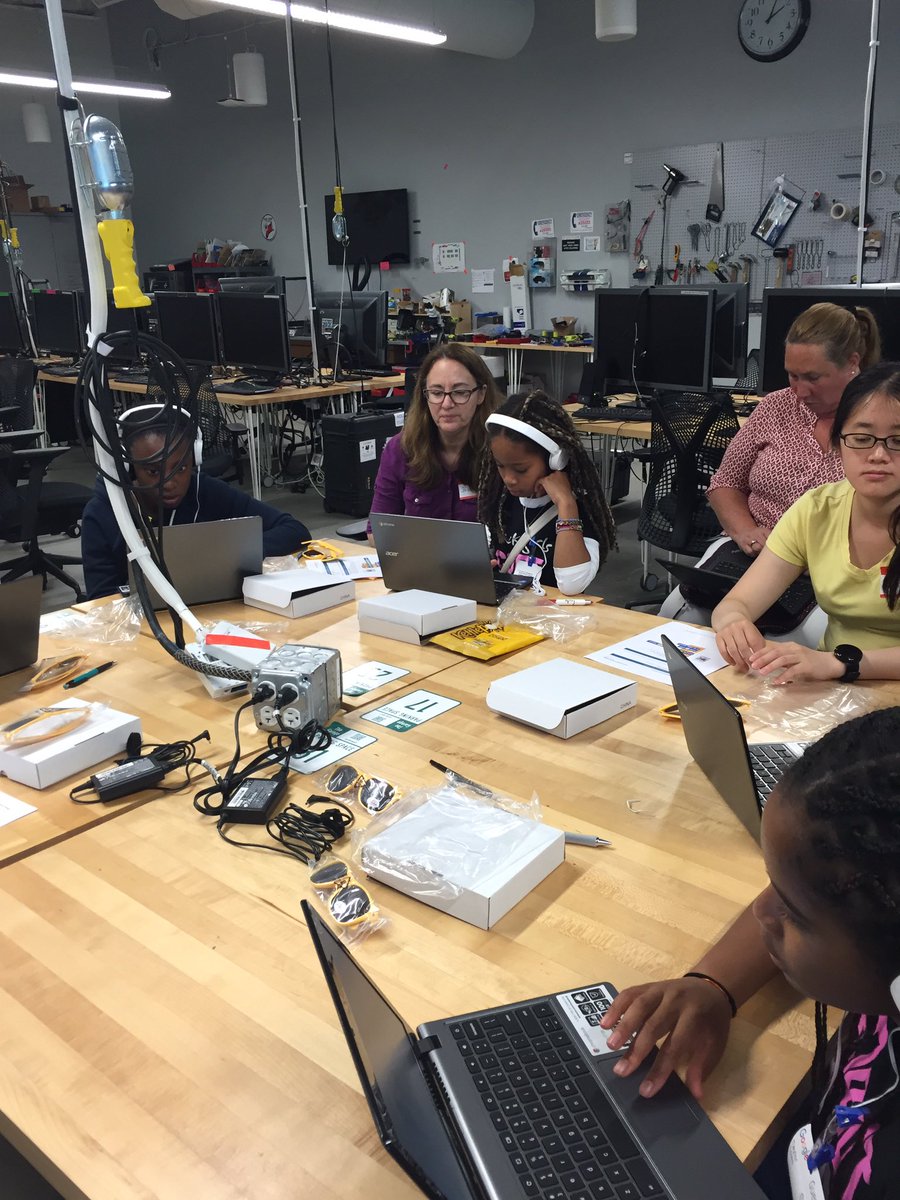 BlackGirlsCode's tweet photo. Creators. #BCGSummerofCode2016 https://t.co/O06t4vWUDx
