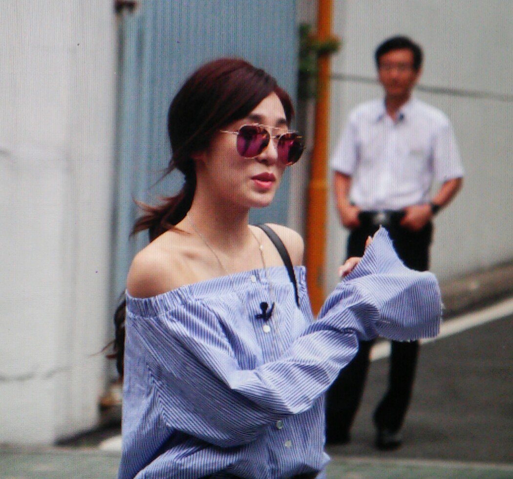 [PIC][01-07-2016]Tiffany xuất hiện tại tòa nhà KBS để quảng bá cho "SHUT UP" - Page 2 CmO9inyVYAASflV