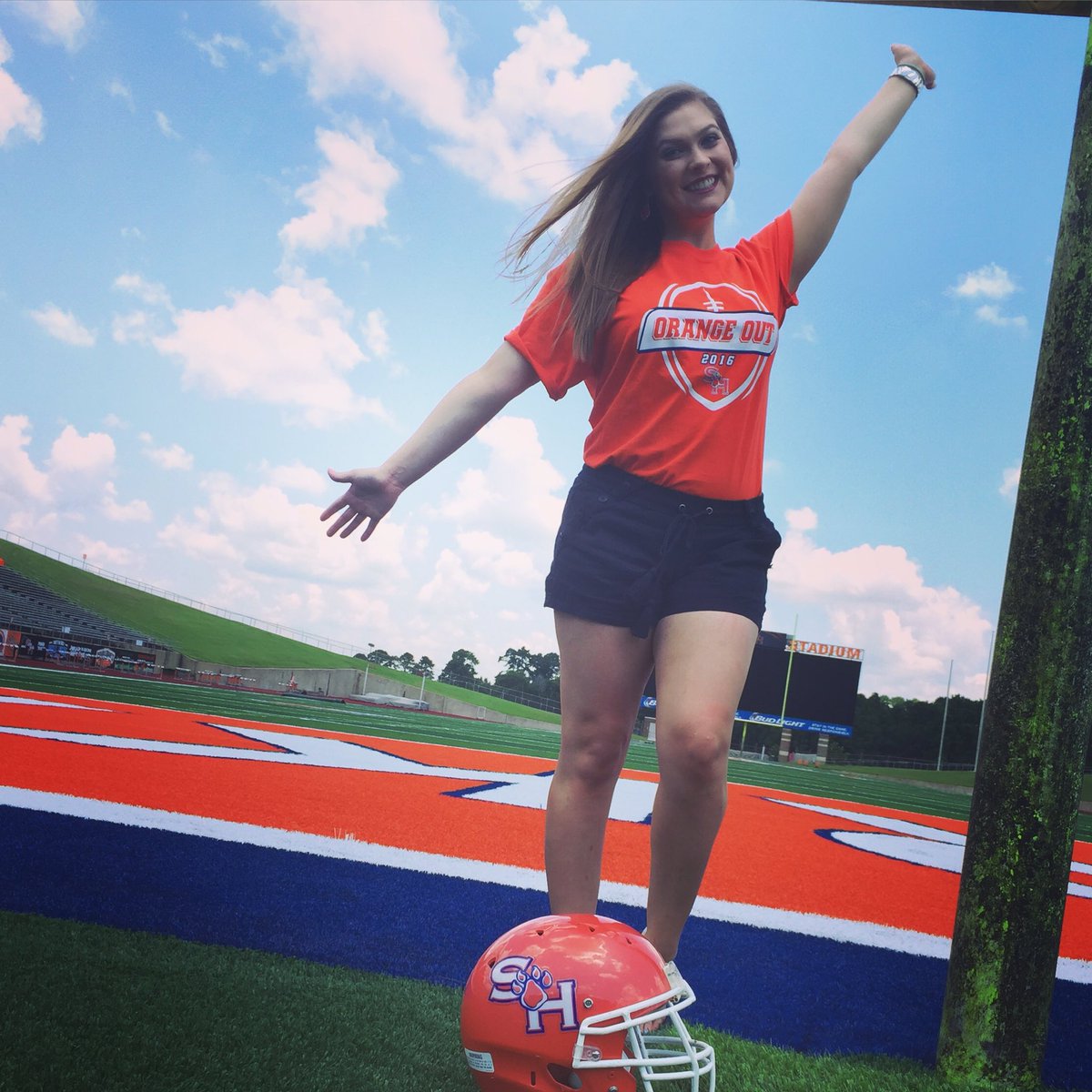 barefoothville's tweet photo. OMG •sneak peek• of our ORANGE OUT shirts! Stay tuned for the big arrival in-store! 😆🏈💥💙 #SHSU20 #SHSU #SHSU2020 https://t.co/5BjCIvx72l