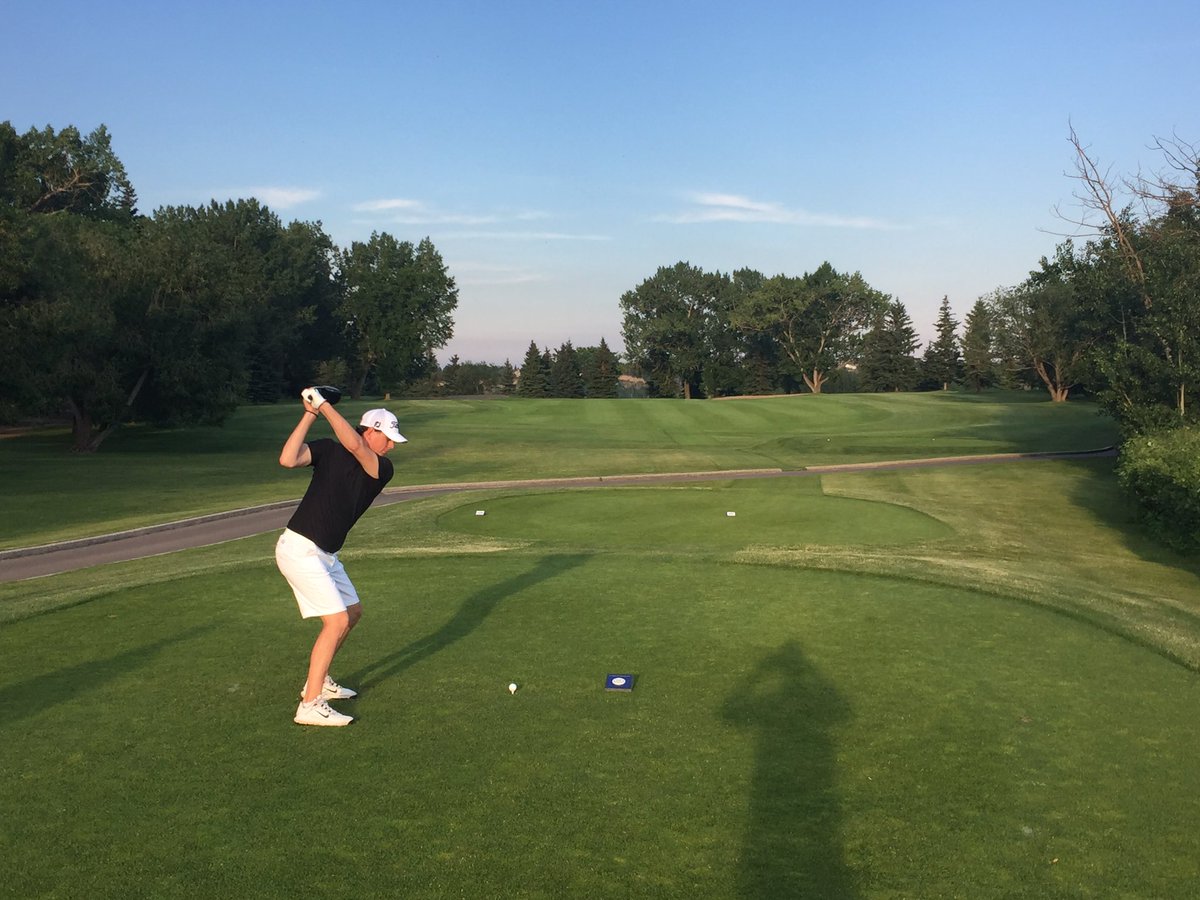 howery9's tweet photo. Another gorgeous night @EdmCountryClub with @ChasenRP @BrettFlava @Aaron_Chetek #mensnight #leftbush #eagle https://t.co/swCWilkGVv
