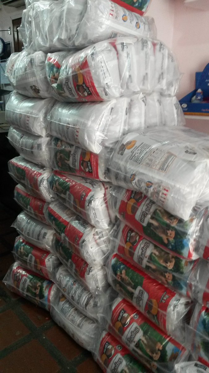 ianimalandia's tweet photo. Llegó  supercan carne de 20 kilos y de 4 kilos. Av Álamo  en Macuto. 02125243362 https://t.co/i5O4cqfHd5