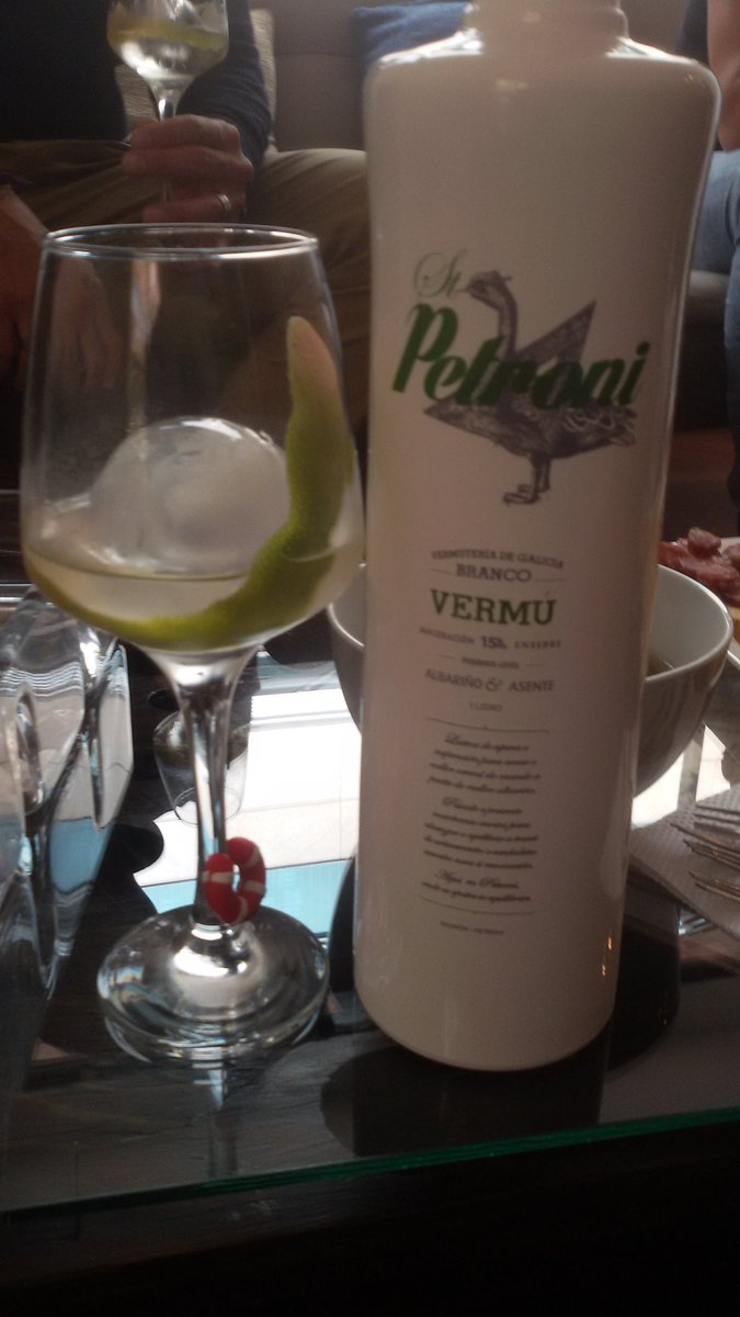 Assdec02's tweet photo. Que tal esta belleza de vermú Gallego aromas a toronja y muy aromático, https://t.co/lAH6jGX8du