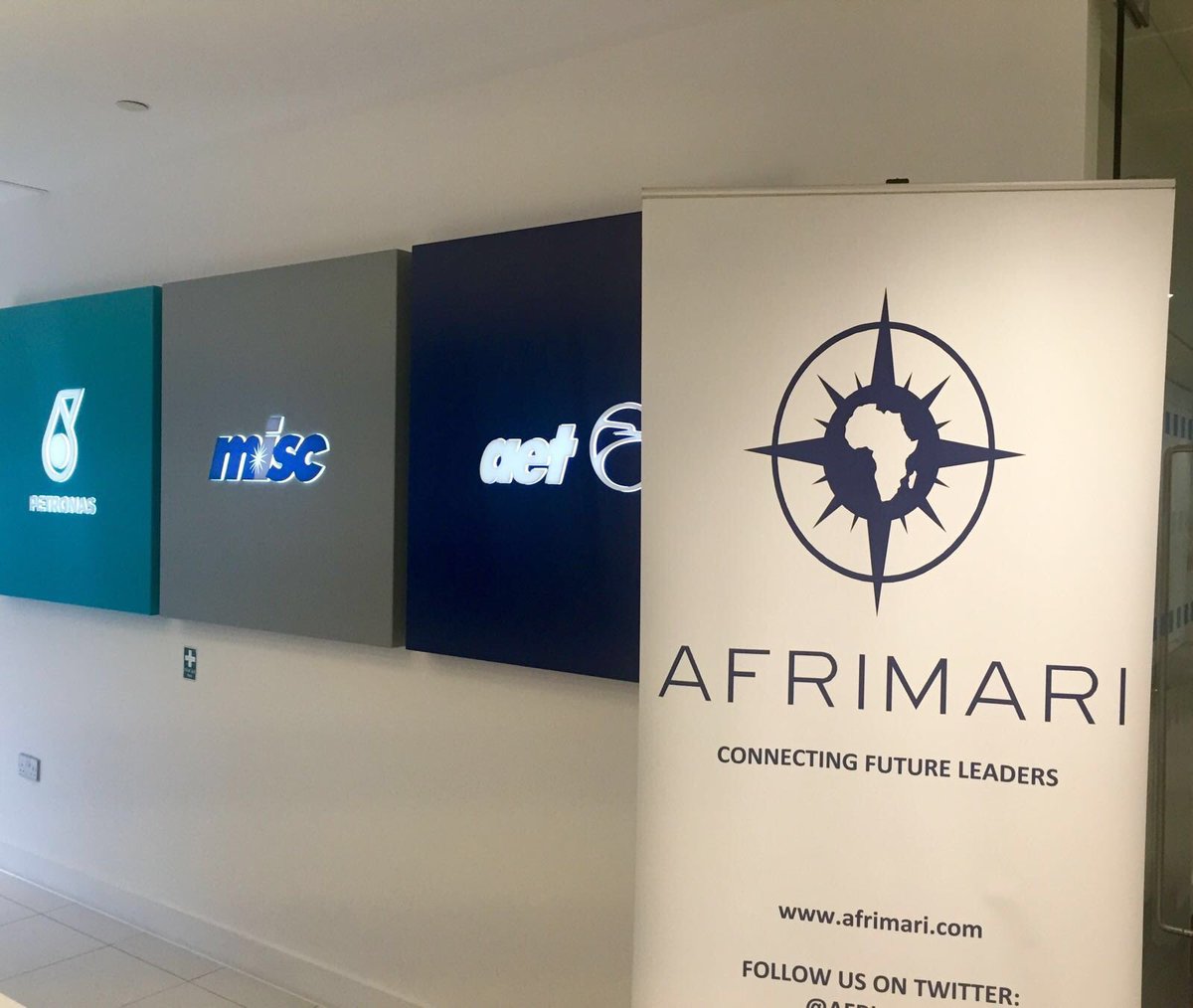 afri_mari's tweet photo. Afrimari Q2 is live! Thanks to AET UK Ltd for hosting us this evening. #afrimeet #oil #OPEC https://t.co/stSerCAAl8
