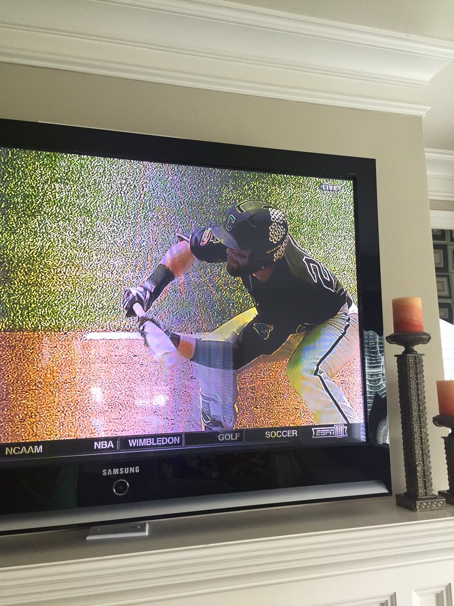 Anthony Marks with a bunting clinic for <a href="/CoastalBaseball/">Coastal Carolina Baseball</a> This is how u use ur legs &amp; keep your nose down on a bunt