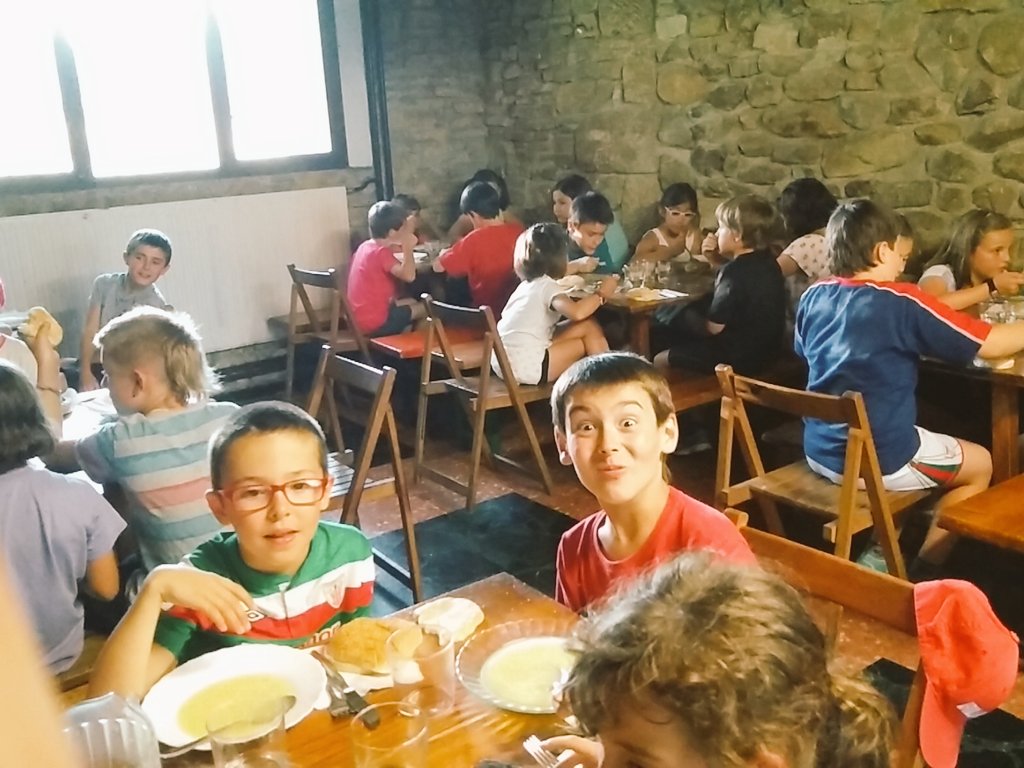 kimuak's tweet photo. #UdalekuFinkoak lehenengo eguna primeran atera da! https://t.co/h9h7eJnh4A
