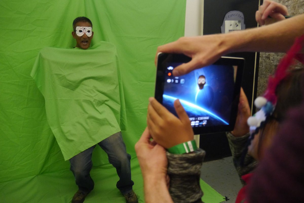 Some green screen magic at the superhero workshop at <a href="/HouseOfVansLDN/">HouseOfVansLDN</a> today!! it is running til 10pm!