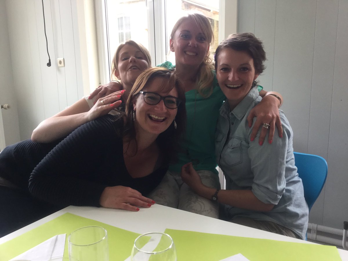 FannyMatsaert's tweet photo. Schooljaar 2015-2016 zit er op! Prettige vakantie! @GO_MSNieuwpoort https://t.co/wpBPGGJwoj