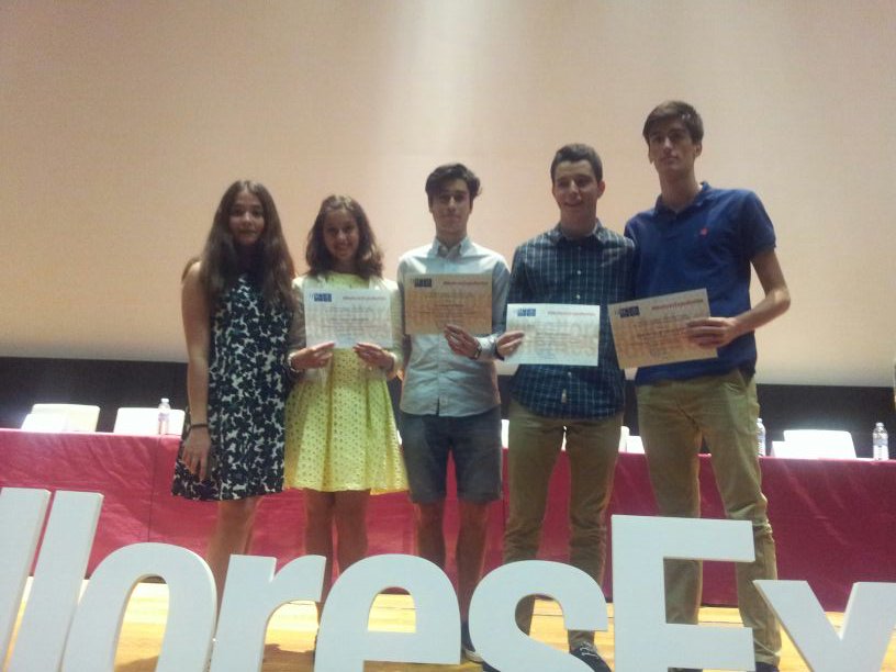 maristasourense's tweet photo. Recoñecemento da @universidad_usc ós #MelloresExpedientes de Galicia. ¡Noraboa ós nosos representantes! https://t.co/UWC6JbVppq