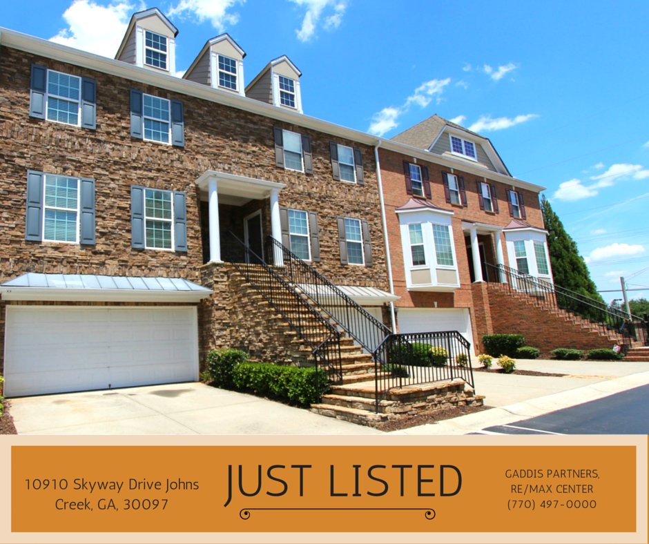 CleveGaddis's tweet photo. This wonderful townhouse is located in the gated community of Abbotts Bridge Place! #GoGaddis #JustListed https://t.co/C8ebjkKSRP