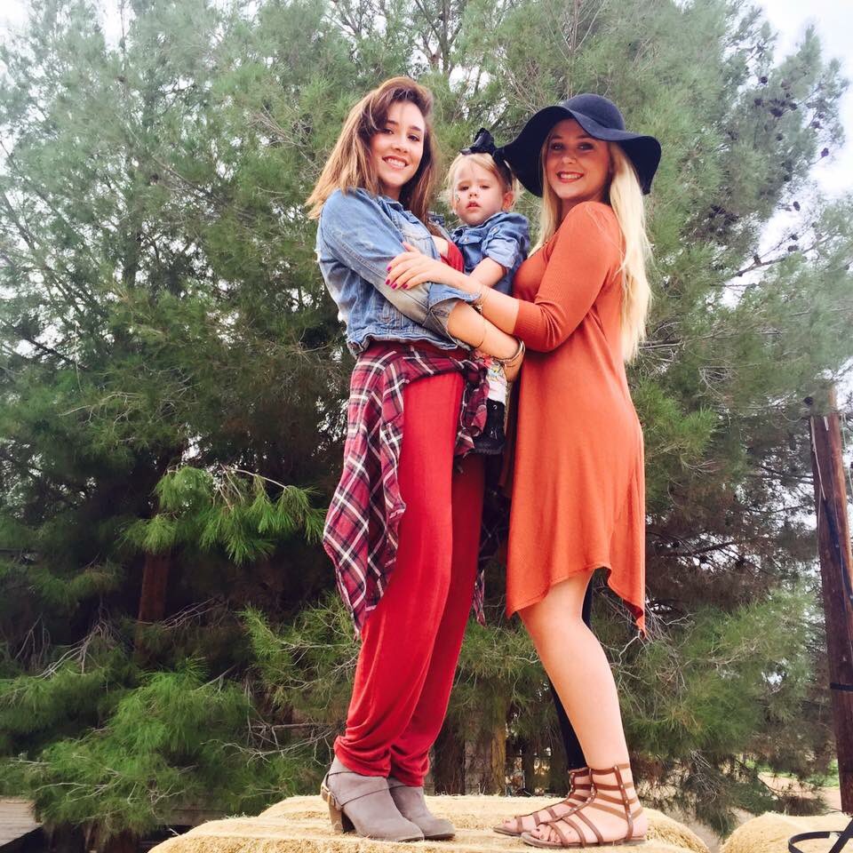 Kenna_Hagey's tweet photo. Happiest of birthdays to one of my best friends since 6th grade❤️ love you Tay💟💟 (tbt when we were weirdos) https://t.co/RPXzAyBPcg
