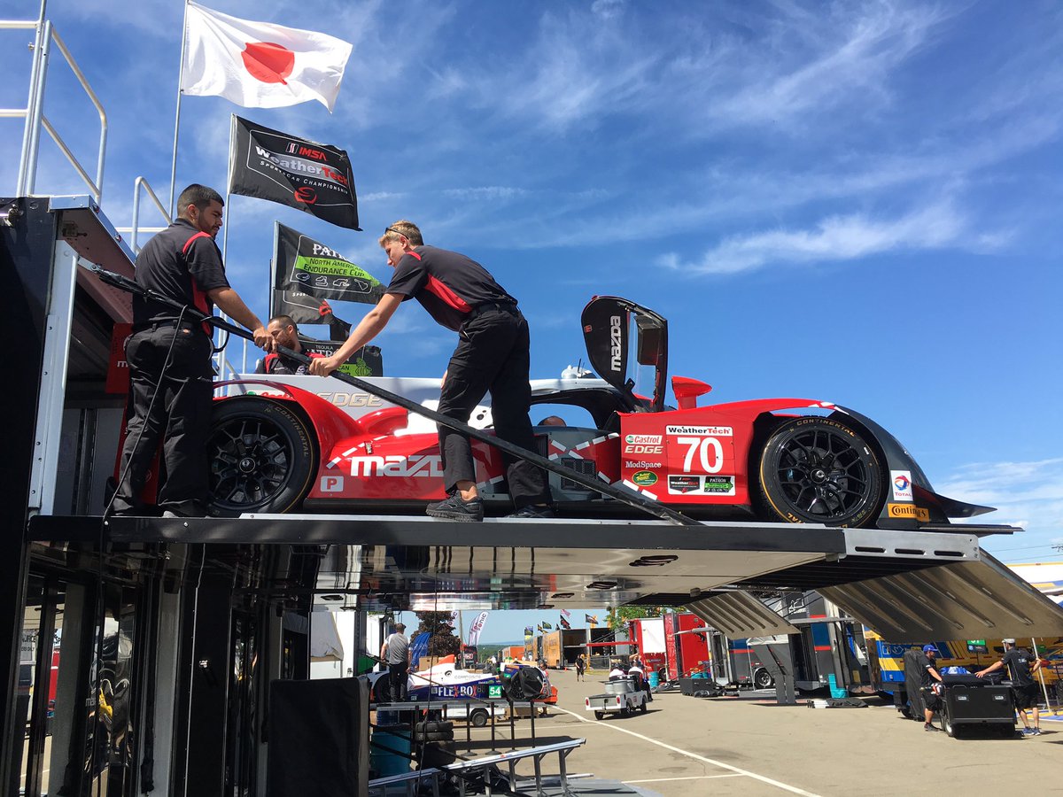 MazdaRacing's tweet photo. The No. 70 Mazda Prototype with similar livery is also a real beauty. #MRT24 #SoulRed https://t.co/F0V9kkF5nf
