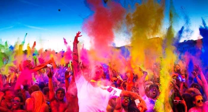 fabrikdiscoteca's tweet photo. Dale a "RT" si quieres vivir nuestro Festival Of Colors &amp; participa en el sorteo de 5 dobles 😊 https://t.co/6zzw0lGMG5