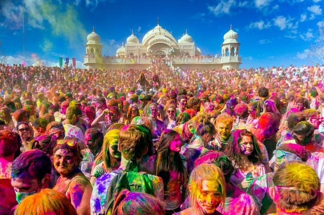 fabrikdiscoteca's tweet photo. Dale a "RT" si quieres vivir nuestro Festival Of Colors &amp; participa en el sorteo de 5 dobles 😊 https://t.co/6zzw0lGMG5