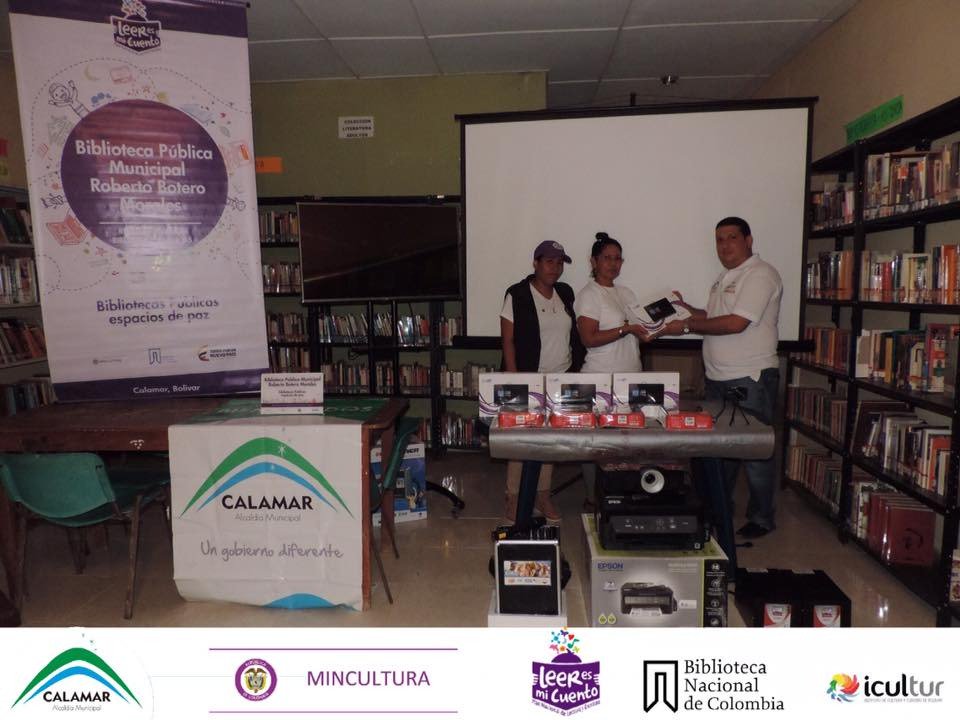 icultur_Bolivar's tweet photo. Biblioteca de @CALAMARBOLIVAR recibe dotación del #ProyectoTICS, 2do Ciclo.

@bolivarsiavanza en #CulturaParaLaPaz. https://t.co/VmSI33yxJH