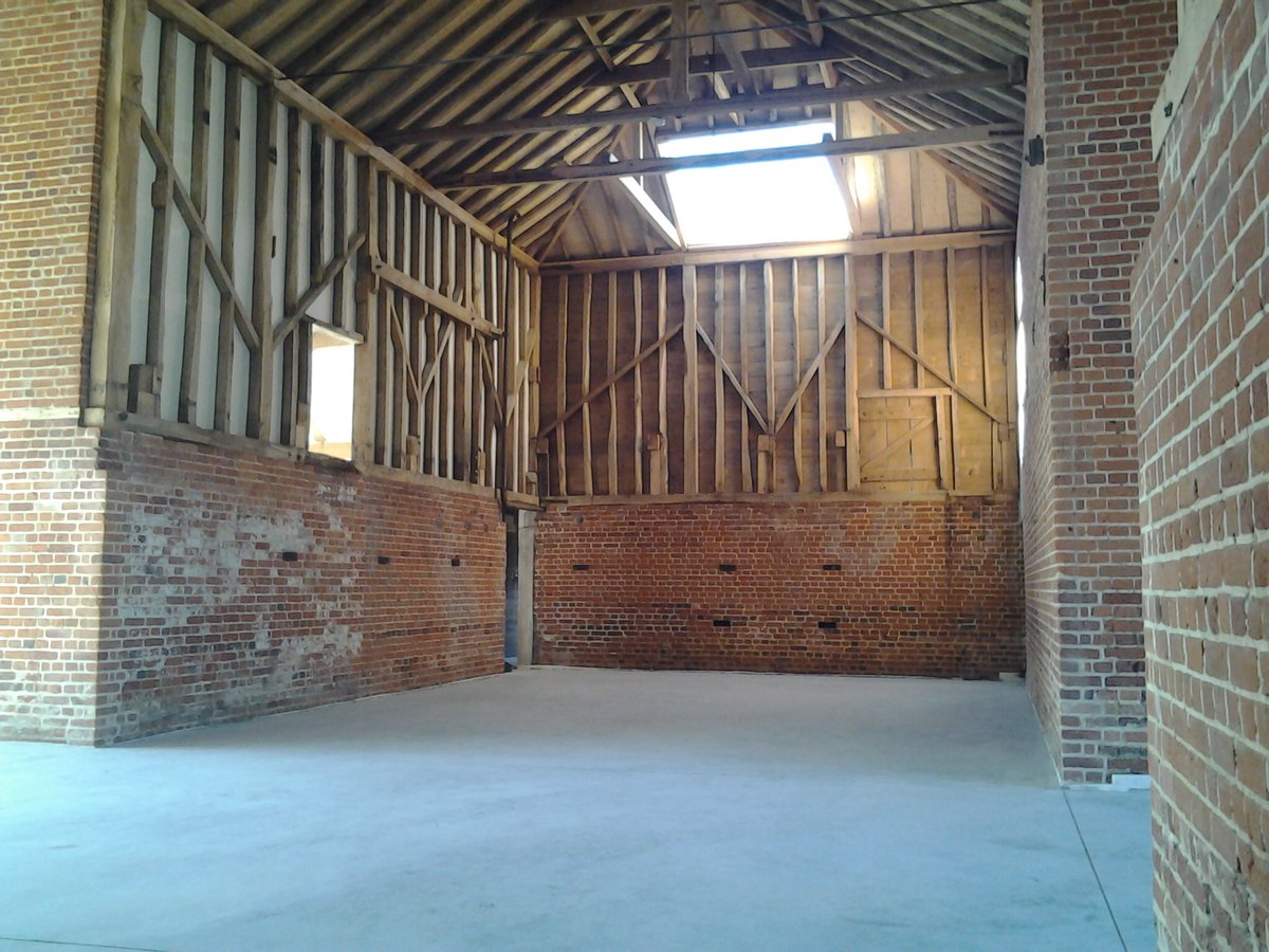 davidcreation's tweet photo. One from the archive! A polished concrete floor for a 17th century barn conversion. #ILoveFloorsMe @CreationFloors https://t.co/mY66E1LX6K
