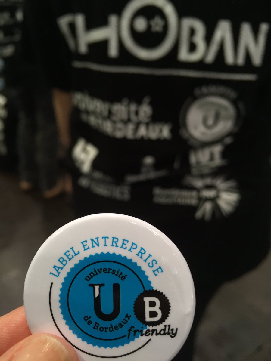 RhobanRobots's tweet photo. @RhobanRobots #UBFriendly à #Robocup2016 termine premier de sa poule https://t.co/wgiVsL9a3n