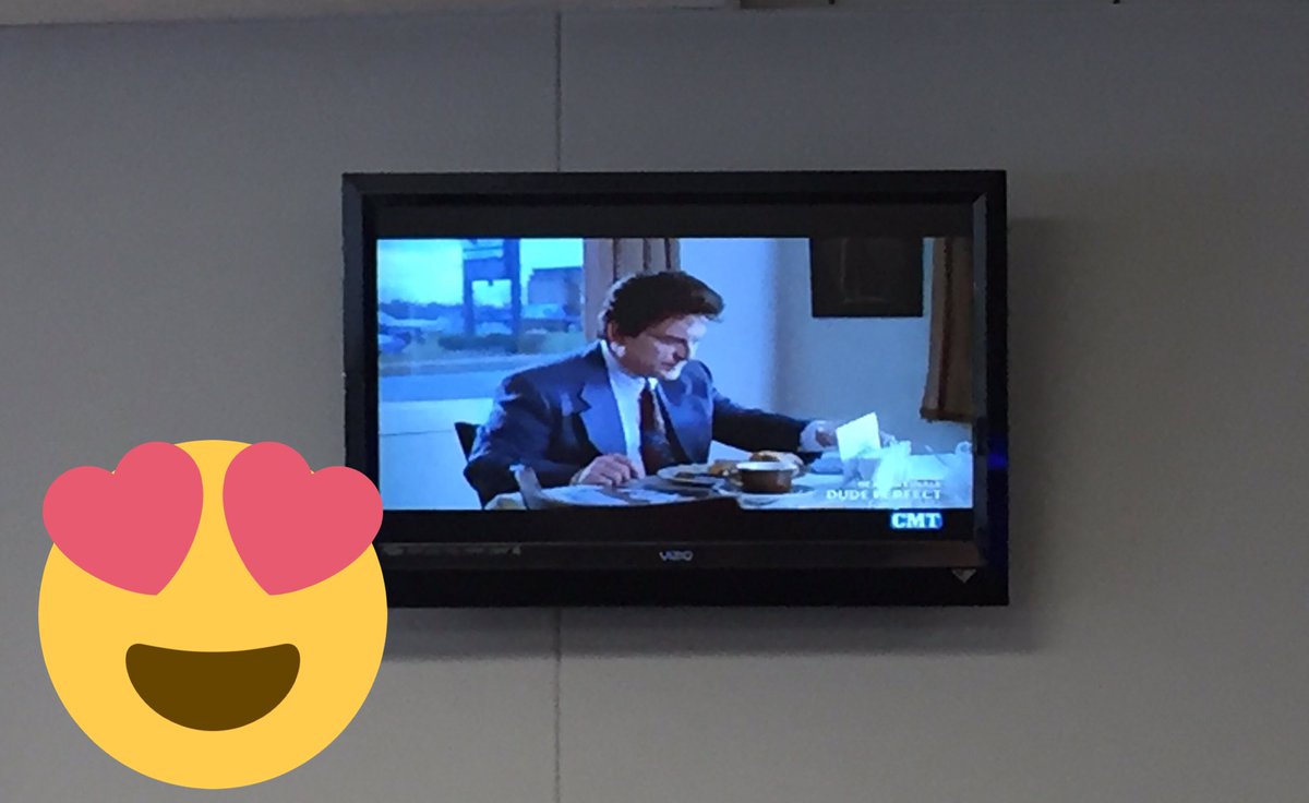 rundmc104's tweet photo. Only thing better than a pedicure is my cousin vinny on at the same time! #relaxtime https://t.co/yCIGf9cxhm