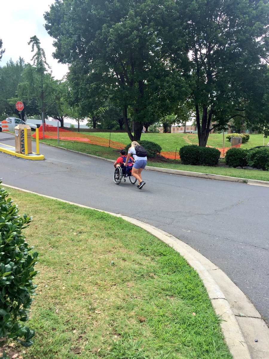 CoachAmber1's tweet photo. No hill is gonna ruin her taper... #savethearms @HighlanderSwim https://t.co/oOLnCEu49g