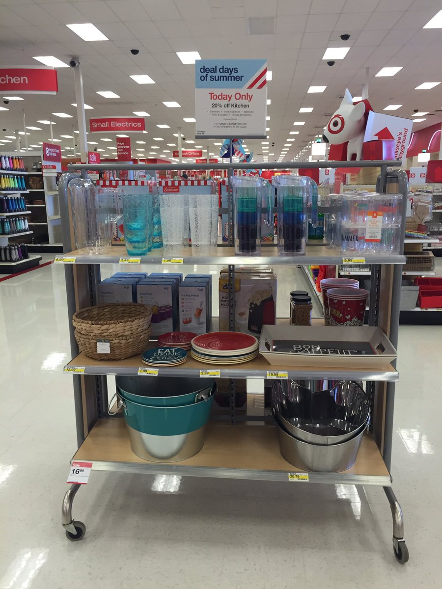 xolove_jillian's tweet photo. @alisonjstephen ask and you shall receive 😍. T-2383 DOTD is set and ready for summer parties. #dealdaysofsummer https://t.co/ijCE3mb0PQ