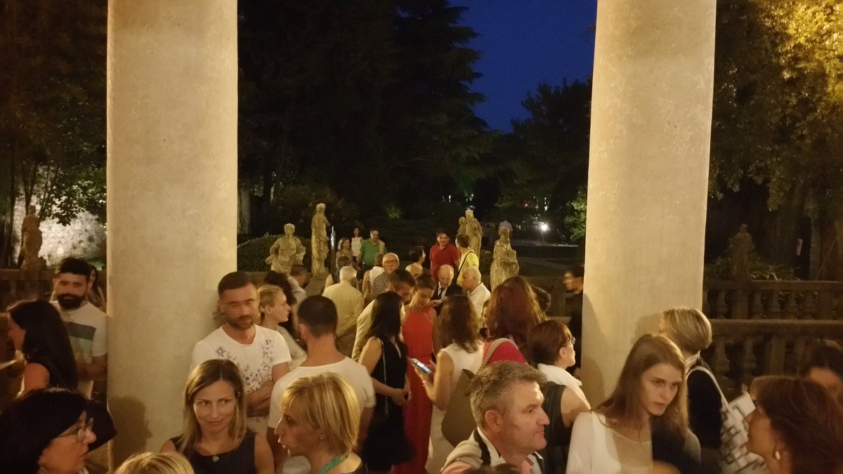 Ancora molto pubblico in attesa di visitare palazzo Antonini #conoscenzainfesta #palladio