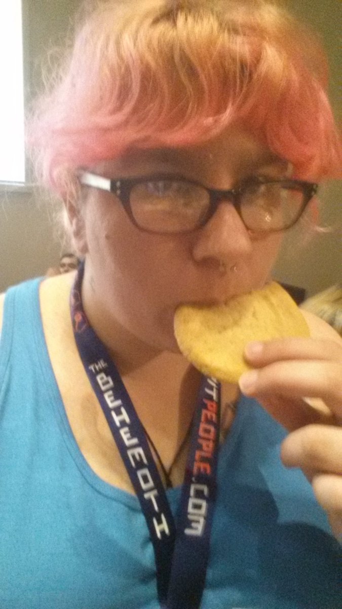 roxashighwind's tweet photo. @MicaBurton is a dreamboat. Thanks for the cookies! #RTX2016 #guardiantime https://t.co/mCyRhEvmH4
