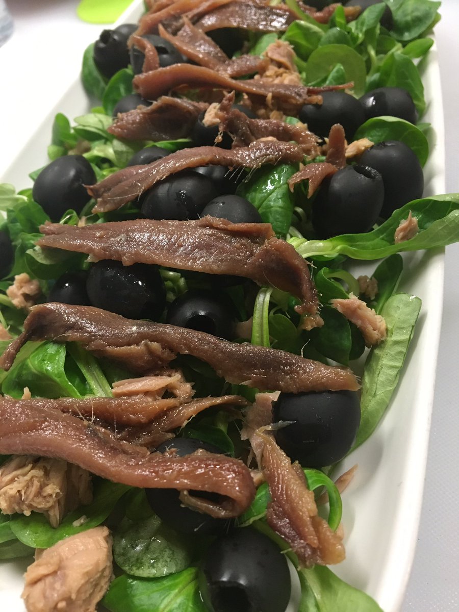 BrightonGirlMag's tweet photo. We're cooking up a storm with @Oliveit_UK at @brightoncook led by @tapasrevolution. Delicious! #BrightonGirl https://t.co/aOaTgjyYrN