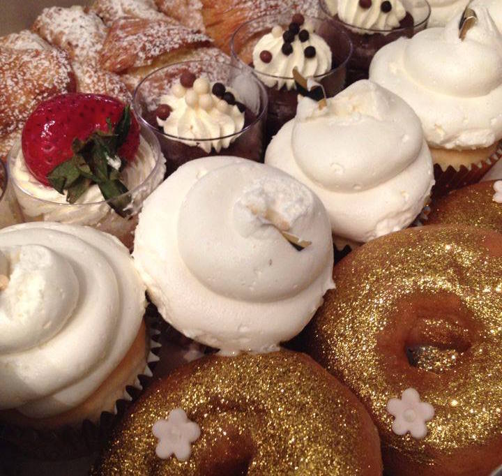 elegantwedding_'s tweet photo. #Sweettooth is rattled right now! Thanks to @PatisserieMonte for these #delicious #treats at our #photoshoot! 🍰🎂 🍩 https://t.co/XLA4IFw6Xv