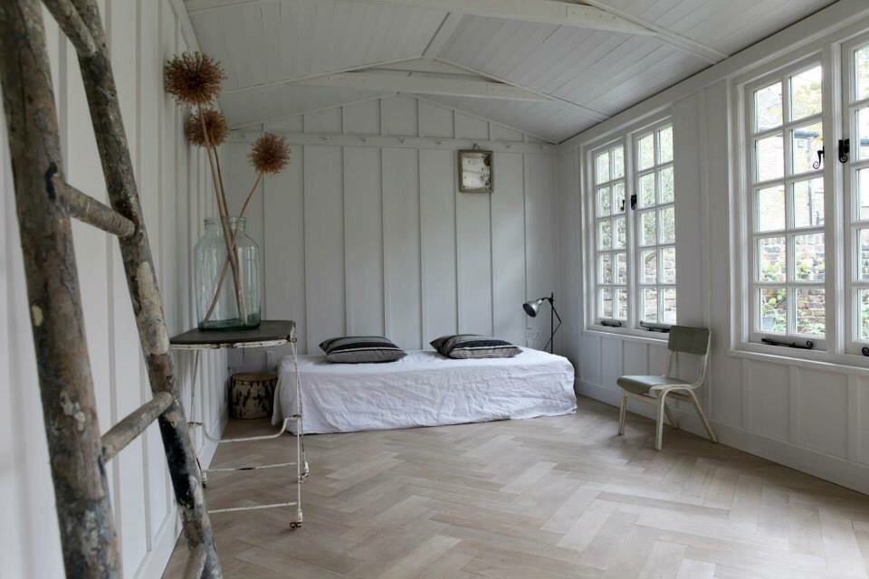 timelessgr's tweet photo. See more of this 'she shed' on #whatbritainbuys CH4+1 or on demand. @sundog_pictures @maryportas https://t.co/6pVSAEJ7KX