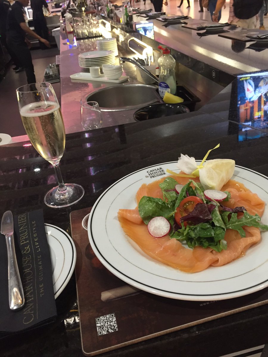 polkadotdebbie's tweet photo. #chilltime #whyweworkhard https://t.co/4Hd2mh5Hkg