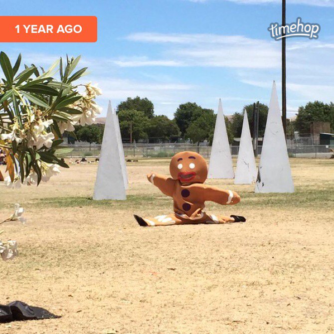 ahmahgodIMIG's tweet photo. LOL this shit was hella funny #bdb2015 https://t.co/EELp1gp4tS