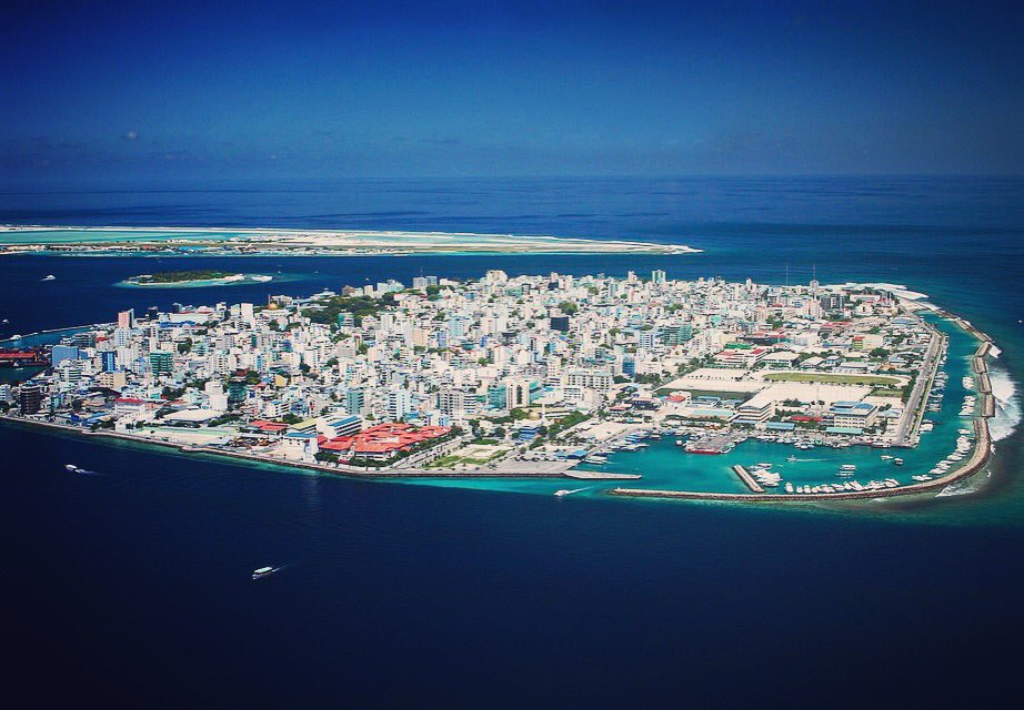 Socialhite's tweet photo. From Maldivian mats to designer resort wear, discover the best of Malé shopping at https://t.co/xMzXGIFZuc https://t.co/qPNC2h7sVg