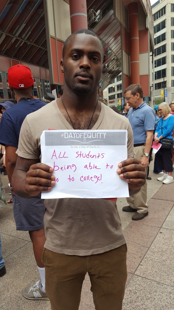ChiEqualVoice's tweet photo. Wayne, future Morehouse student, MAP grant was cut. Full funding & college 4 all! #twill #ilemergency #dayofequity https://t.co/JyMTWHXsEn