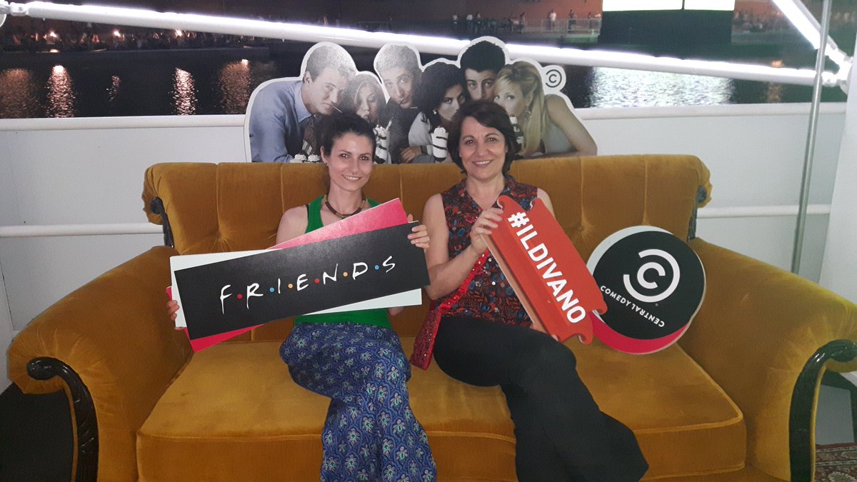 anto_mas's tweet photo. In due sul #ildivano :-) con i #friends grazie a #comedycentral ! https://t.co/2VGtDPugDX
